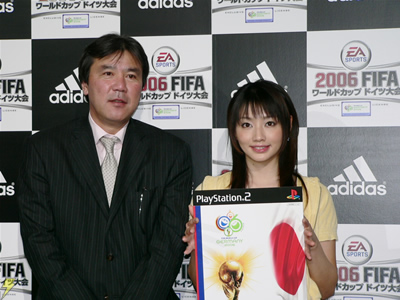 清水秀彦氏 眞鍋かをりさんが大会を予想 06fifaワールドカップ 製品発表会 電撃オンライン